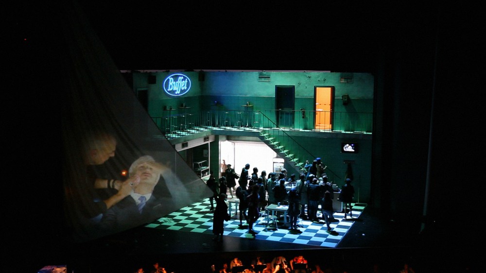 Alidoro telling the news